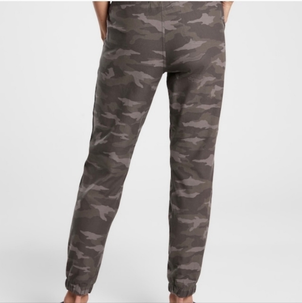 Athleta camo farallon jogger size 4 - Picture 2 of 10